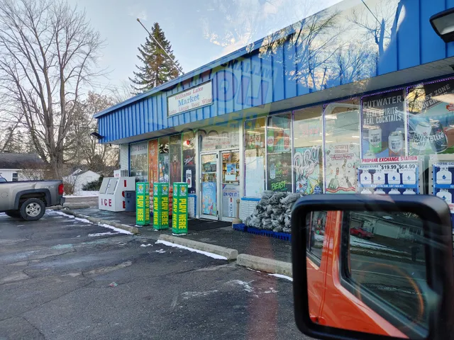 Williams Lake Road Market