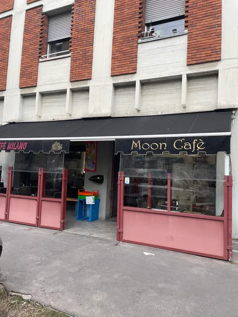 Moon Cafe