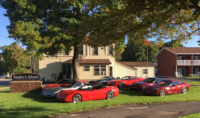 Nader's Motel & Suites