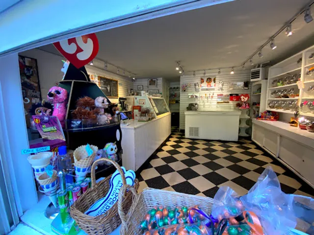 Scoops Ice Cream & Candy Shop