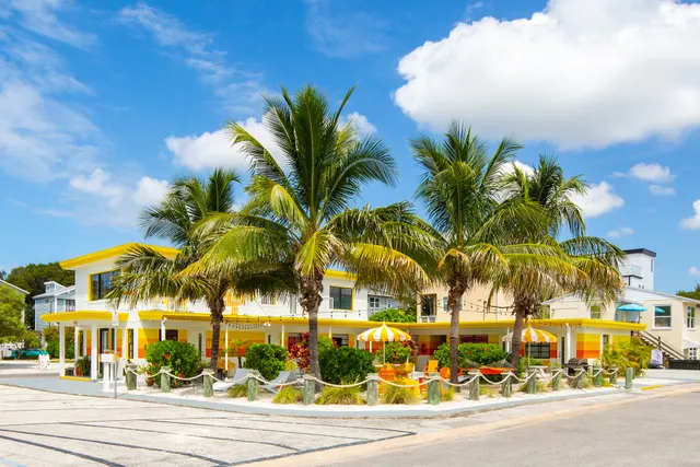 Sunset Inn & Cottages