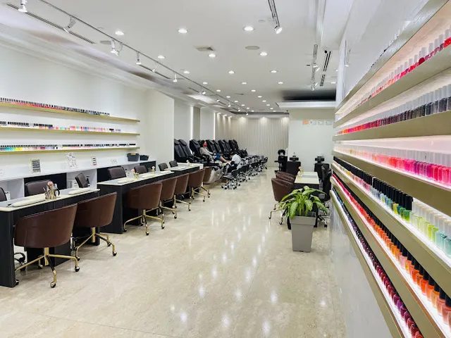 Venustella Nail & Spa (TRIBECA)