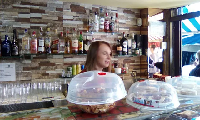 Cafeteria La Florida Bar