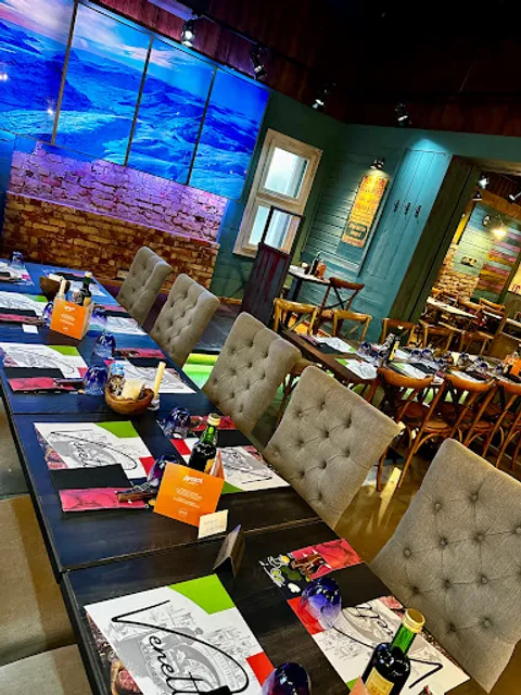 Venetto Restaurant & Lounge Bar