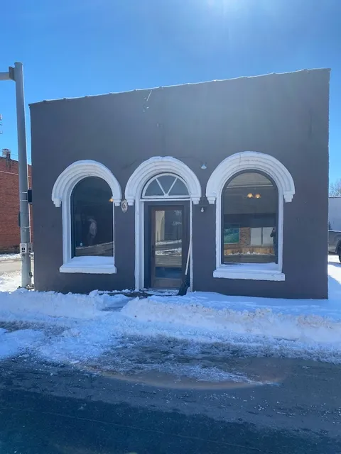 Aud's & En's in The Grove