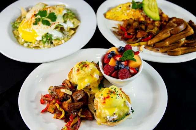 El Paraiso Bar & Grill