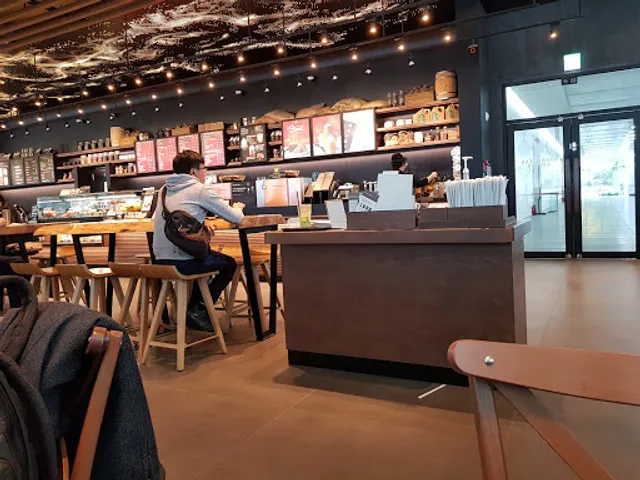 Starbucks Reserve Jamsil Bridge South End