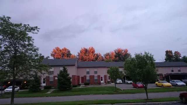 Grand Oaks Apartments