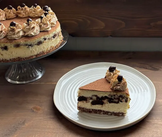 Crumbs Cafe And Pizzeria