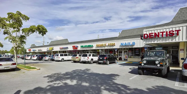 Coral Way Shopping Plaza