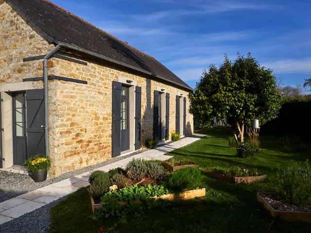 Au 46, chambres d'hôtes écologiques, table d'hôtes bio et végétalienne. Certifiée Éco label européen