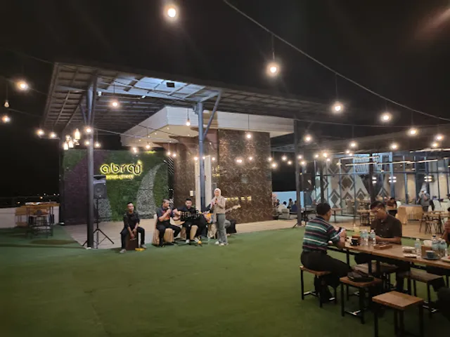 Abraj Rooftop Lounge - Grand Arabia Hotel