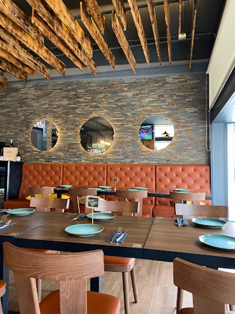 Más Línguas Bistro