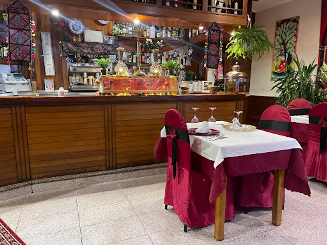 Royal Tandoori Indian Restaurant Lugo