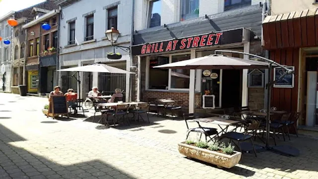 GRILL AT STREET