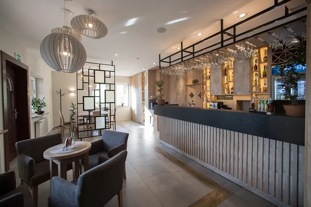 Restauracja A Dong | Węgrzce