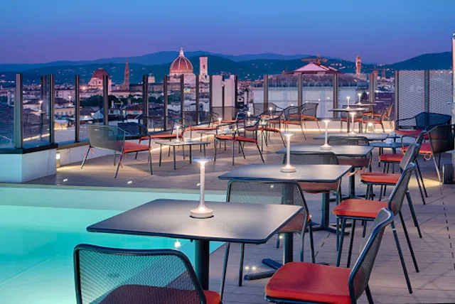 Narciso Restaurant & Rooftop Pool Bar