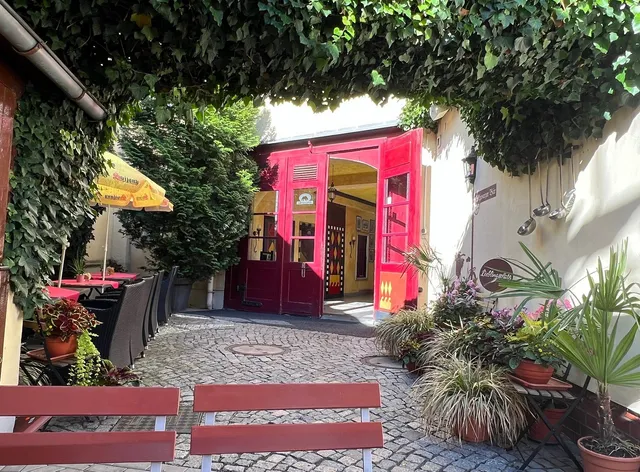 The Black Bear Hotel (Schwarzer Bär)