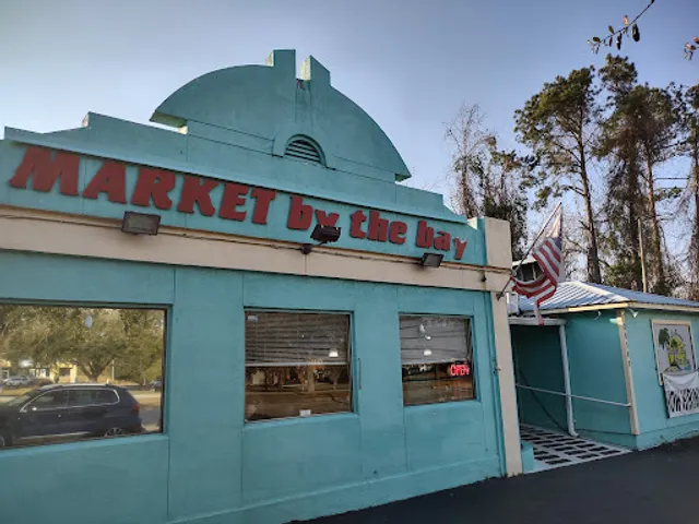 MARKET BY THE BAY, Daphne