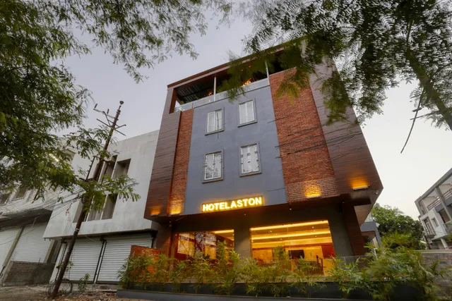 Hotel Aston Indore