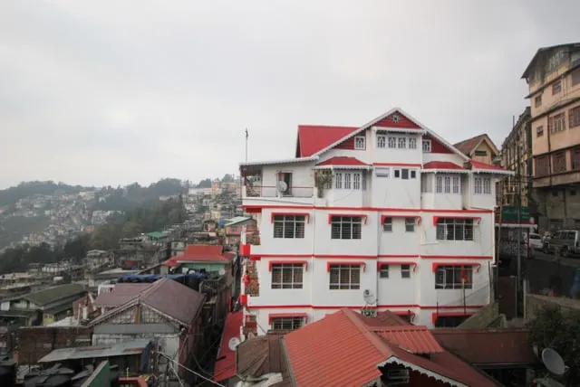 OYO 8591 The Parklane