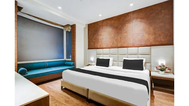 Townhouse Chhatarpur Near Metro Park