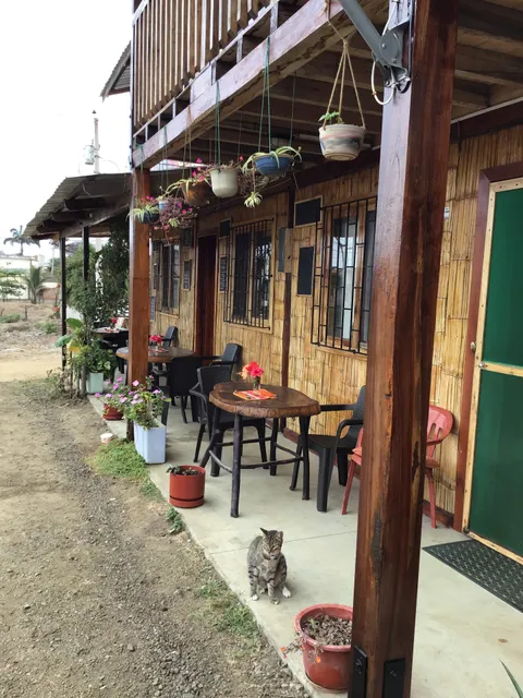 Suki Cafe and apartments
