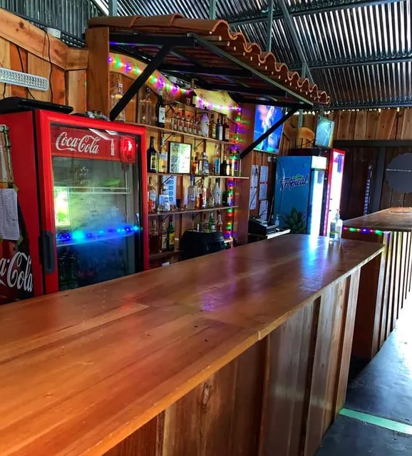 Centro Turístico, Bar y Restaurante La Perla