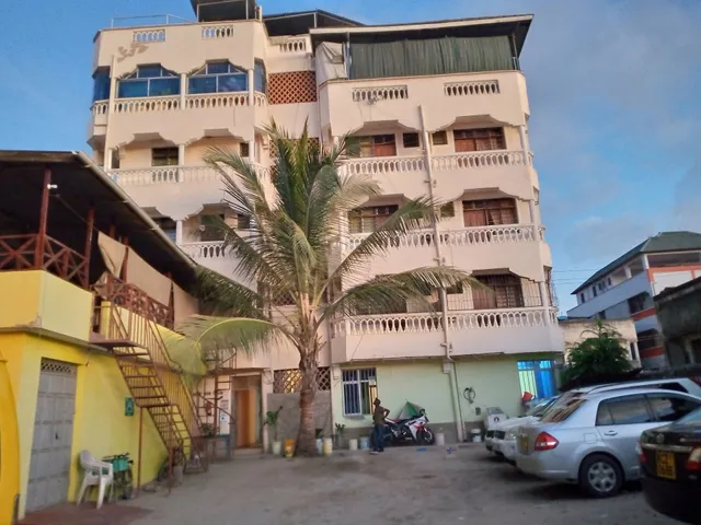 Miritini Guest House & Restaurant