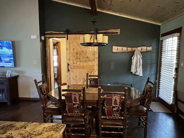 Moonshine Meadows Cabin