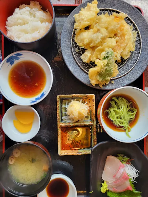 和風レストラン さんぐん