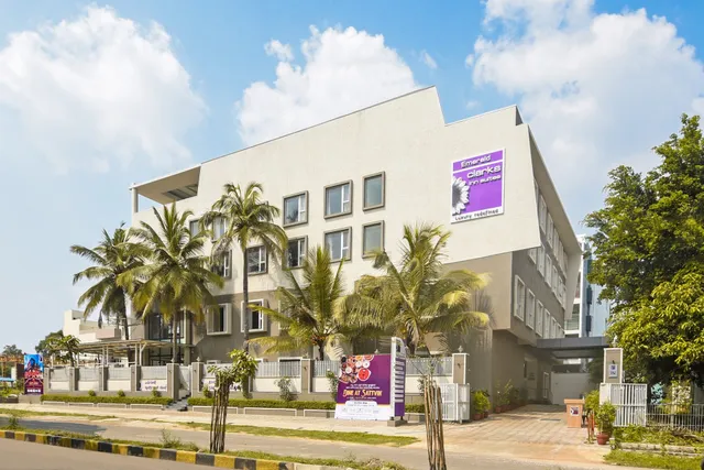 Emerald Clarks Inn Suites