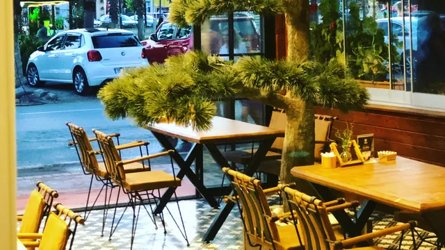 Ada Marin Hotel & Cafe / Restaurant