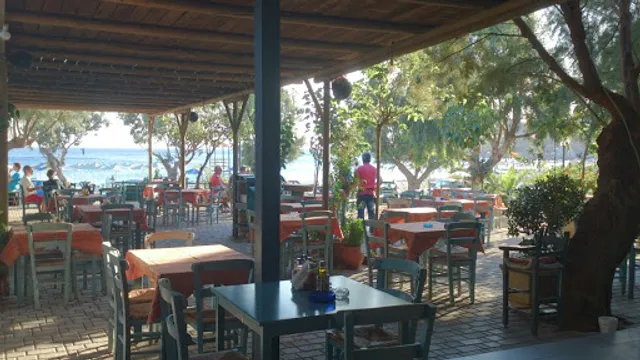 Taverna Violakis 1967