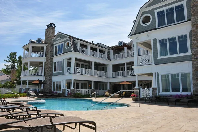 LeBear Luxury Residential Club