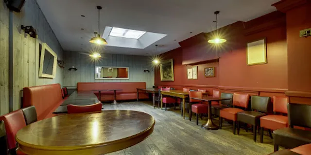 Restaurant Bar Au Petit Tonneau Levallois