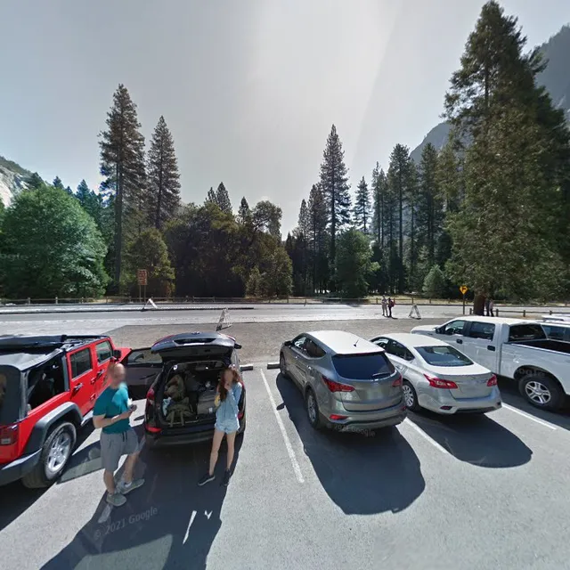 Valley Shuttle Stop #1: Yosemite Village Parking