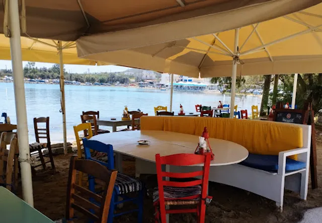 Sailing café bistro