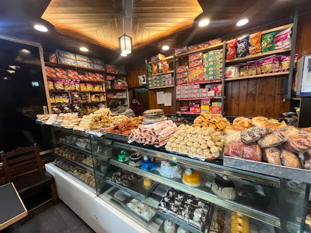 JAN'S BAKERY SWEETS & FASTFOOD