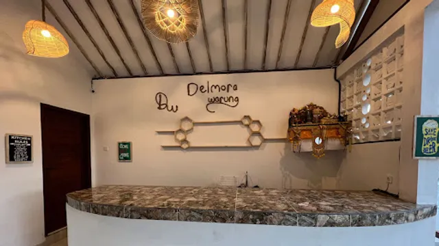 Delmora Warung