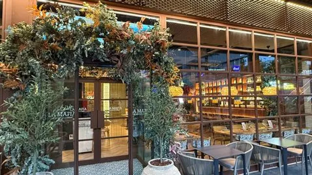 La Mafia se sienta a la mesa