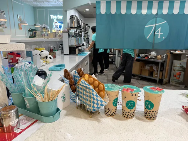T4, Themed Tea House