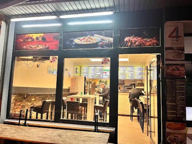 Pizzeria Quattro Stelle-2