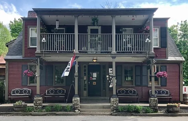 Ellacoya Country Store & Deli