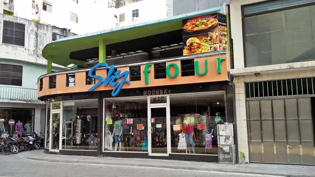 Le Wave Café & Bistro