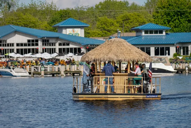 Cruisin' Tikis Oshkosh