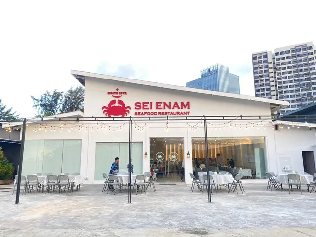 Sei Enam Seafood Harbour Bay