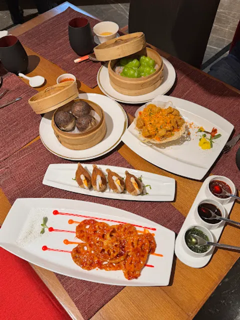 Yi Jing - ITC Maratha