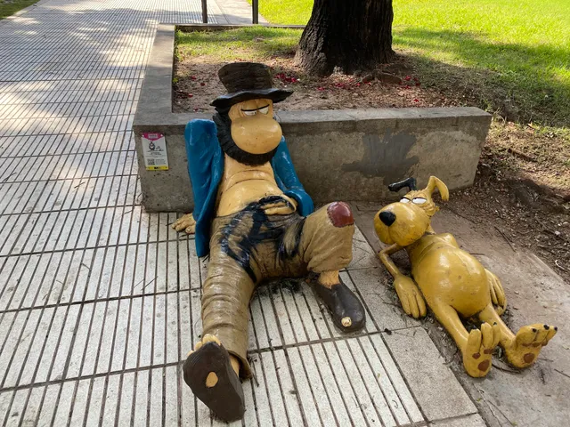 Diógenes y el Linyera - Paseo de la Historieta