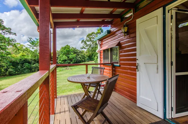 Glasshouse Mountains Ecolodge